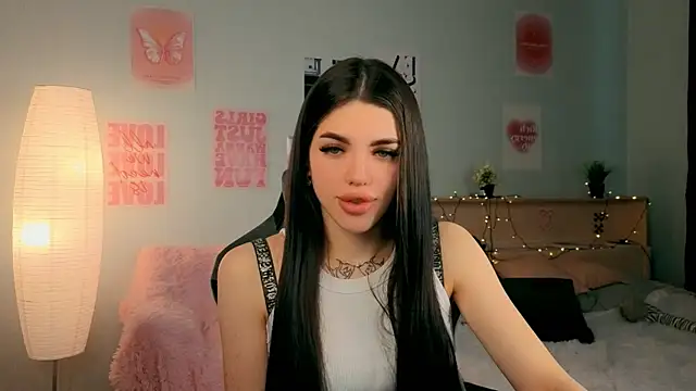 molly rettyy online show from April 7, 2026, 4:14 am