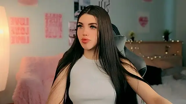 molly rettyy online show from April 8, 2026, 4:14 am