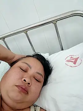 Monglan-c online show from April 12, 2026, 2:15 am