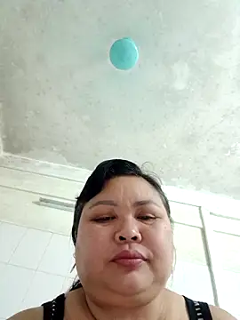 Monglan-c online show from April 16, 2026, 3:13 pm