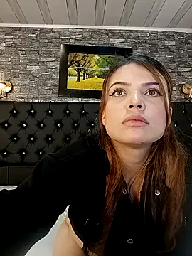 Lola Starr online show from April 10, 2026, 3:57 am