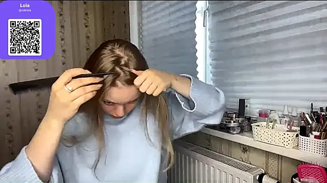 LolaZola online show from April 7, 2026, 7:32 am