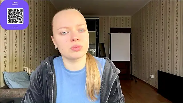 Snapshot of LolaZola chatting on April 26, 2026, 7:49 am LolaZola online show from April 26, 2026, 7:49 am