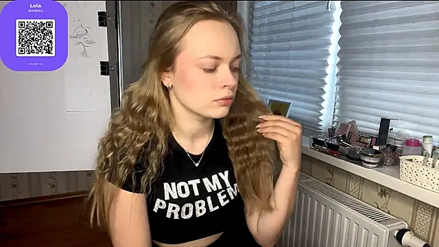 LolaZola online show from April 10, 2026, 1:18 pm