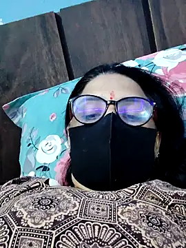 purvi46 online show from April 3, 2026, 7:48 am