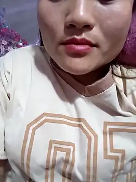 -Tipo- online show from April 13, 2026, 4:22 pm