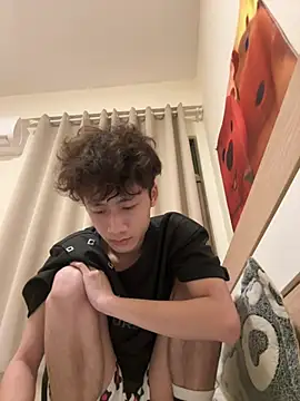 sexyboy-3525 online show from April 17, 2026, 1:25 pm