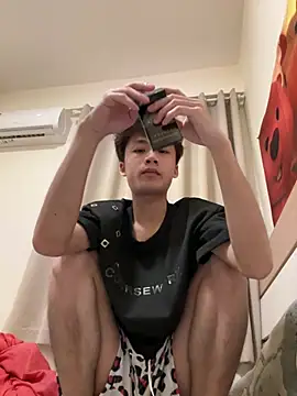 sexyboy-3525 online show from April 15, 2026, 1:04 pm