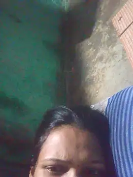 riyaa sexyy online show from April 3, 2026, 6:14 pm