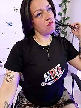 Isa bluee online show from April 12, 2026, 5:16 pm