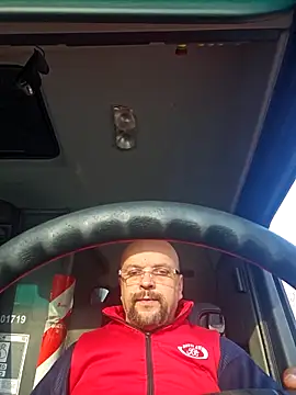 Cristo1982 online show from April 15, 2026, 4:51 am