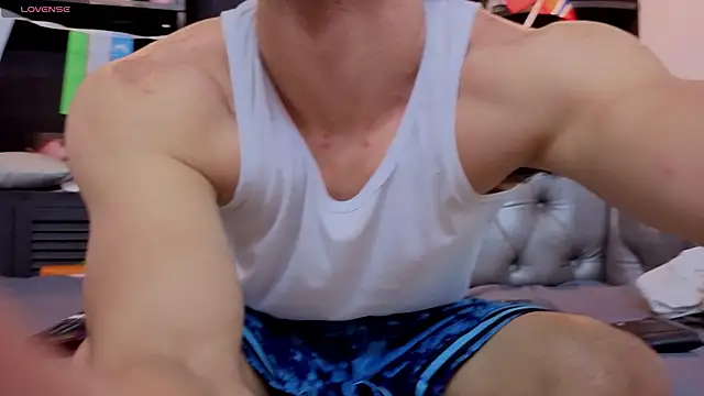axel tone online show from June 26, 2026, 10:04 pm