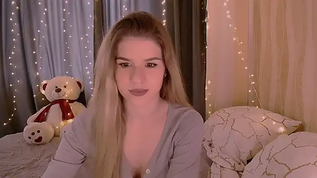 Snapshot of Alisa_Swan_ chatting on May 6, 2026, 2:54 pm Alisa Swan online show from May 6, 2026, 2:54 pm