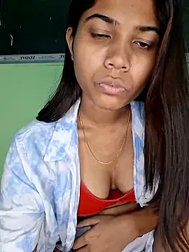 sexy  Valentine online show from April 12, 2026, 5:38 pm