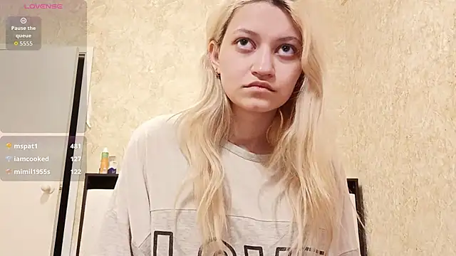 KateRiverr online show from April 11, 2026, 6:11 pm