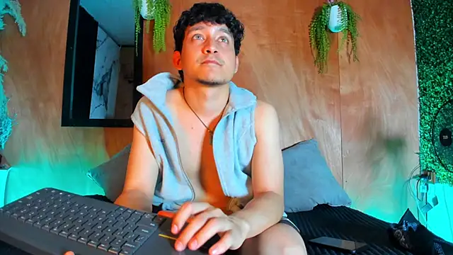 eros fangs online show from March 31, 2026, 11:29 pm