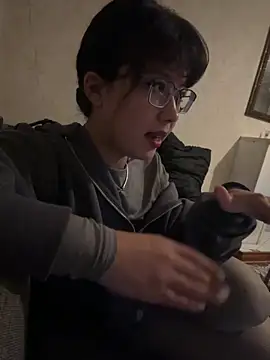 Z Milll online show from April 16, 2026, 4:08 pm