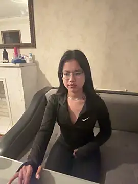 Z Milll online show from April 13, 2026, 2:21 pm