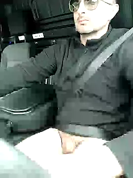 zzrkx online show from April 1, 2026, 10:38 am