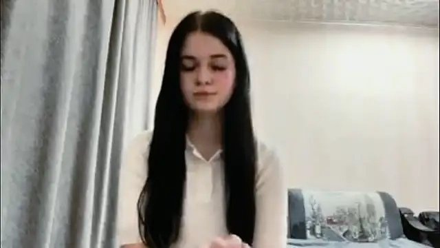 BellaLuxury online show from April 8, 2026, 3:13 pm