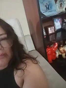 Momlions online show from May 11, 2026, 11:46 pm