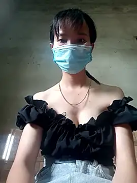 -Trang- online show from April 20, 2026, 7:33 am