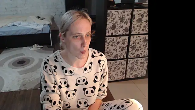 Snapshot of Sweet_hot_shrmp chatting on June 4, 2026, 2:55 pm Sweet hot shrmp online show from June 4, 2026, 2:55 pm