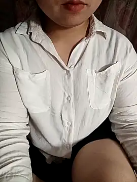 jas-cutle online show from April 15, 2026, 2:39 am