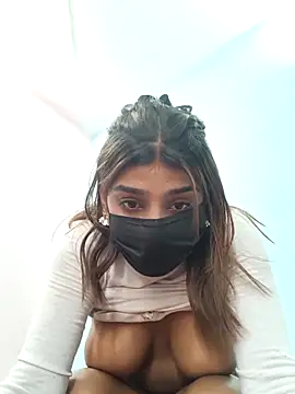   Hot  Lakshmi   online show from April 14, 2026, 9:25 am