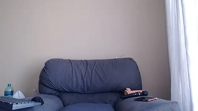 Snapshot of xxZoeyx chatting on February 11, 2026, 6:24 am xxZoeyx online show from February 11, 2026, 6:24 am