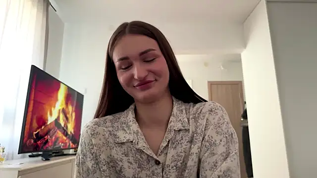 HallieHollo online show from April 15, 2026, 6:30 am