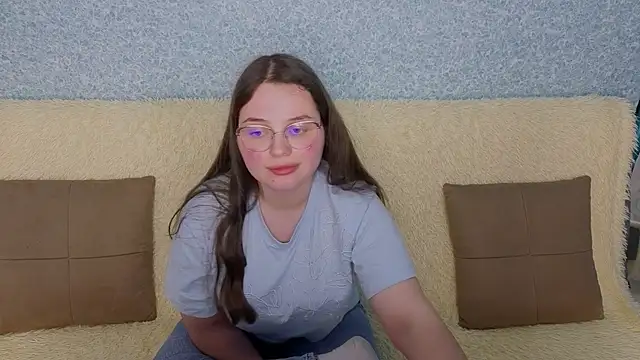 SofiDreamm online show from April 14, 2026, 9:09 pm