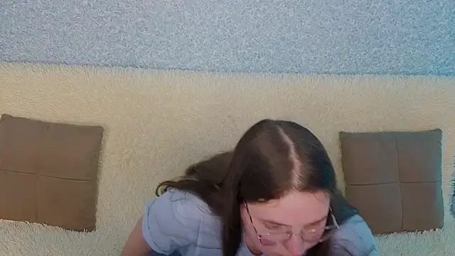 SofiDreamm online show from April 15, 2026, 2:32 pm