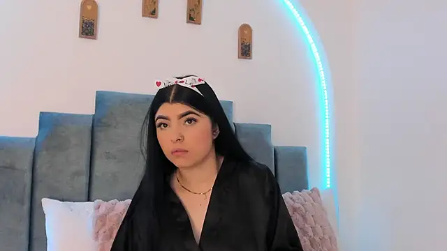 candy luna 03 online show from April 11, 2026, 1:04 pm