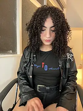 Odett Khastoff online show from April 25, 2026, 4:04 am