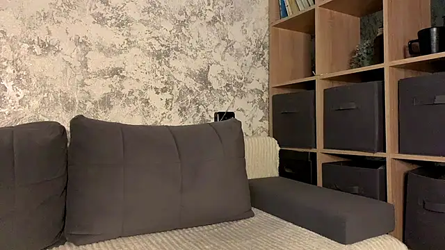 SandyKiss  online show from April 17, 2026, 3:59 pm