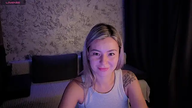 SandyKiss  online show from August 9, 2026, 8:04 pm