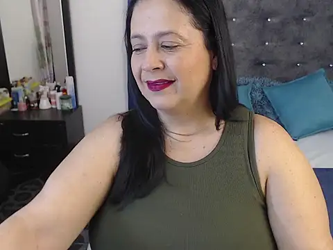 carlareyesk977 online show from April 4, 2026, 3:07 pm