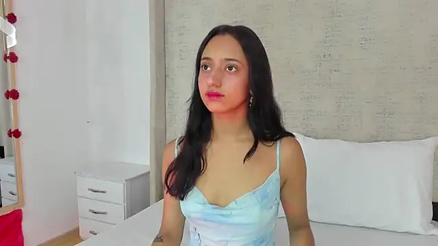 Charlotte Benette online show from April 10, 2026, 12:34 pm