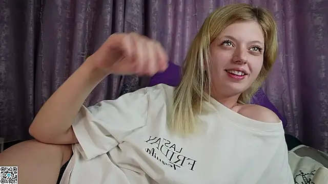 AkinaHaruko online show from April 19, 2026, 11:33 am