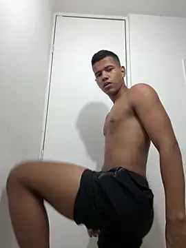 noahdark  online show from April 3, 2026, 4:52 am