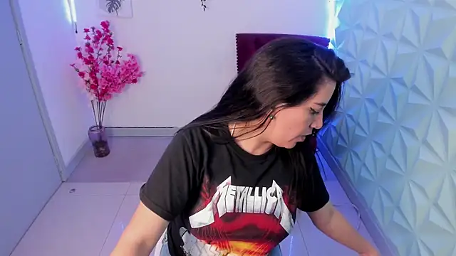 gabriela Cg online show from April 15, 2026, 9:04 pm