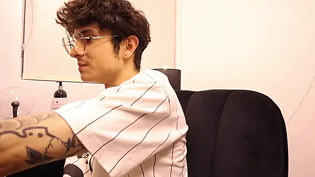 Tyler Blade online show from April 9, 2026, 11:22 pm