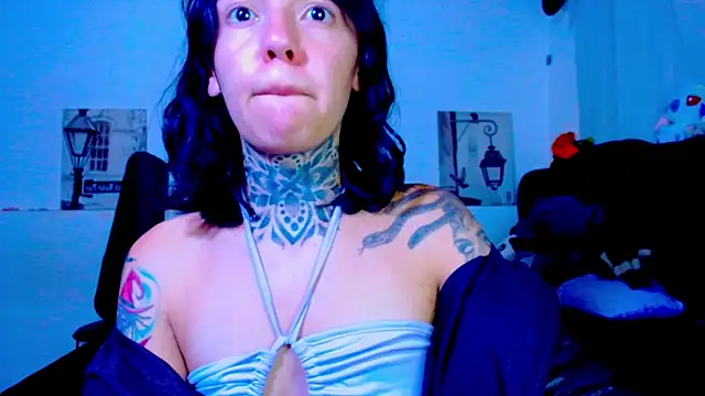LannieGonzales online show from May 21, 2026, 9:45 pm