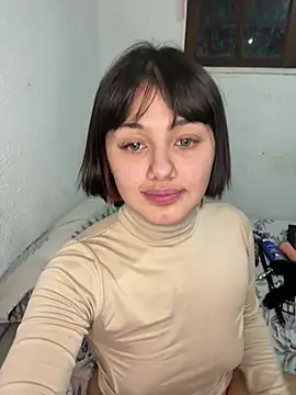 Abrildqquino online show from June 14, 2026, 2:24 am