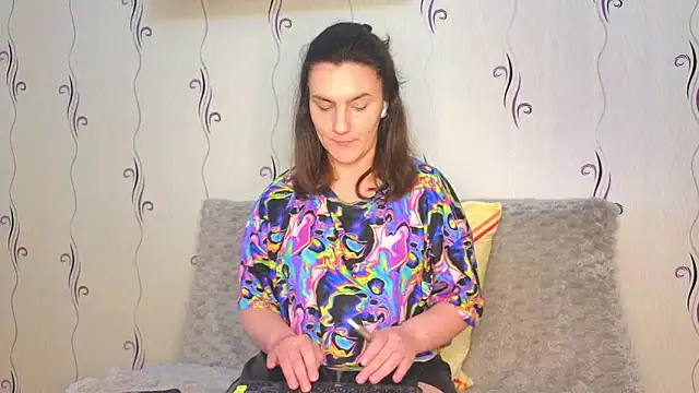 Hey baddie online show from April 11, 2026, 7:45 am