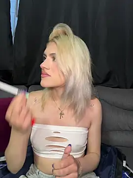 Lia fire online show from April 13, 2026, 11:09 pm