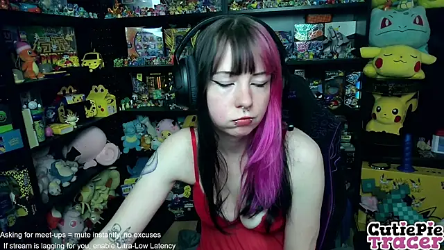 Snapshot of CutieTracer chatting on May 30, 2026, 3:39 pm CutieTracer online show from May 30, 2026, 3:39 pm