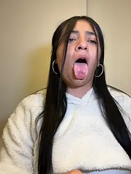 nicole bunny21 online show from April 11, 2026, 1:35 am