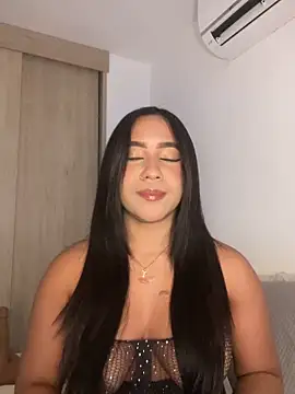 tammarasilk online show from April 28, 2026, 5:39 pm